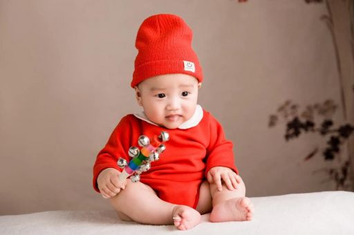 禹州宝宝几个月戴银手镯好